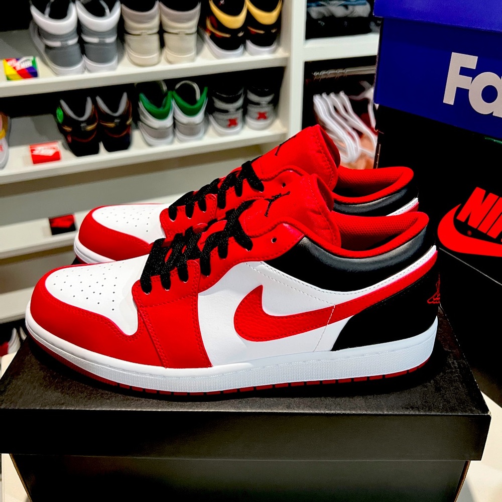 Aj1 low red/black/white. Deadstock new